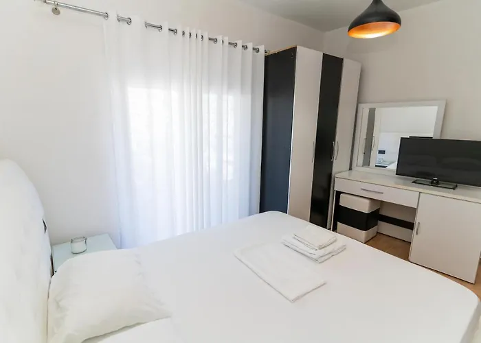 Laa Melossa * Sarandë