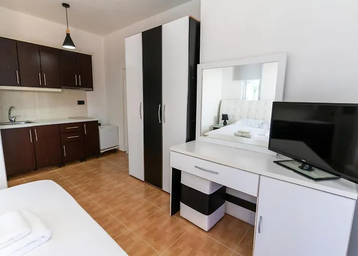 Laa Melossa * Sarandë