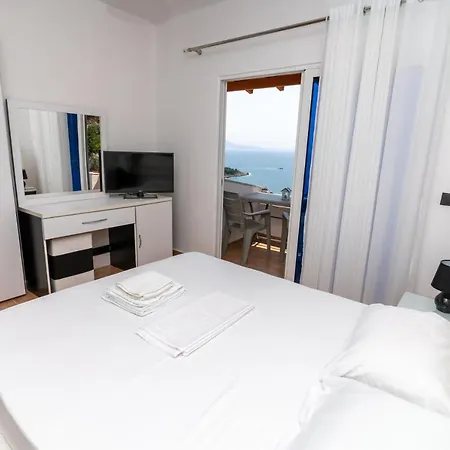 Laa Melossa * Sarandë