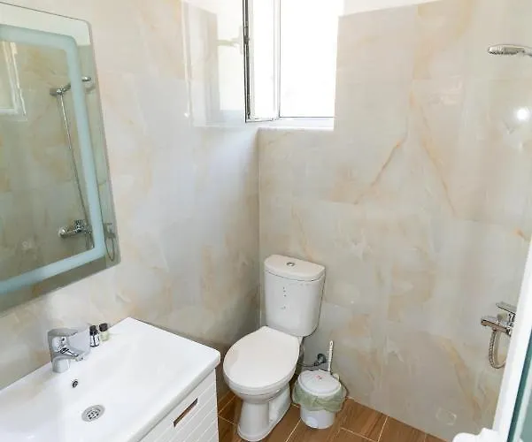 Laa Melossa * Sarandë